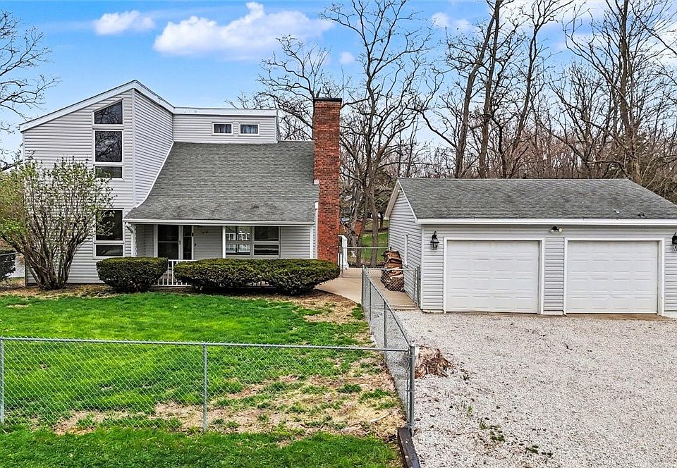 1st image of 304 Eagle Bluff Dr