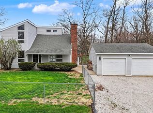 304 Eagle Bluff Dr, Oakwood, IL