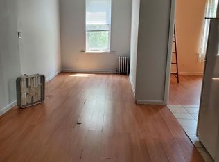 22-70 42nd St #3, Astoria, NY 11105