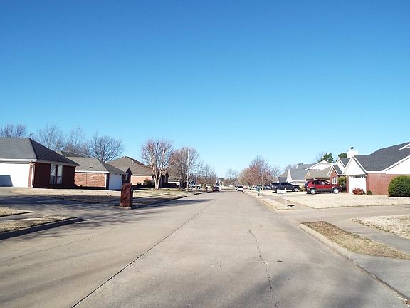 5th image of 3505 W Beech Dr