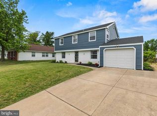 35 Pensdale Ln, Willingboro, NJ 08046