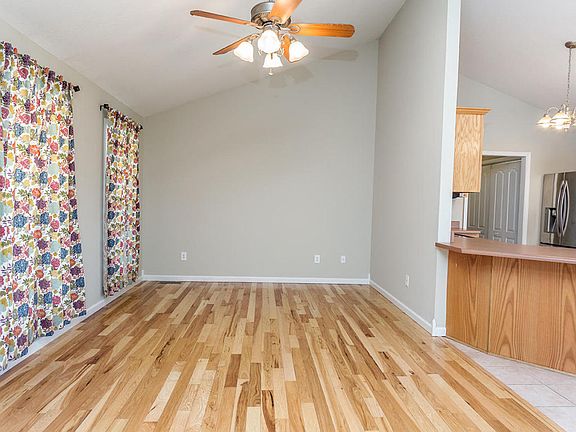 2nd image of 282 Kirk Cir