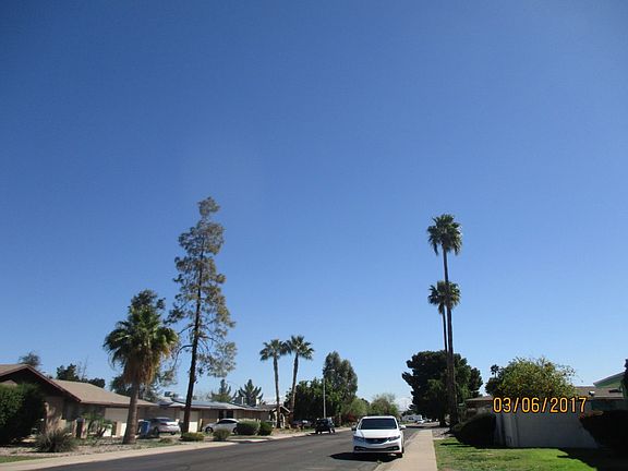 4th image of 1896 E Greenway Dr