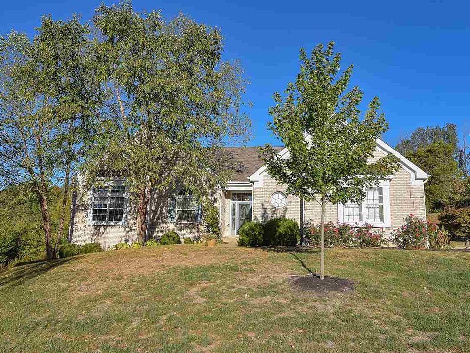 2nd image of 1586 Grandview Dr