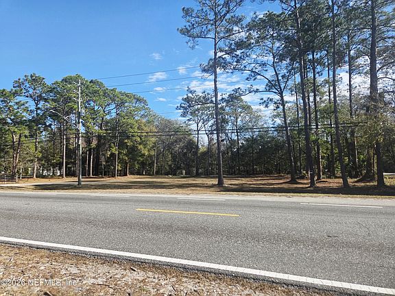 3rd image of 2487 CHAFFEE Road S