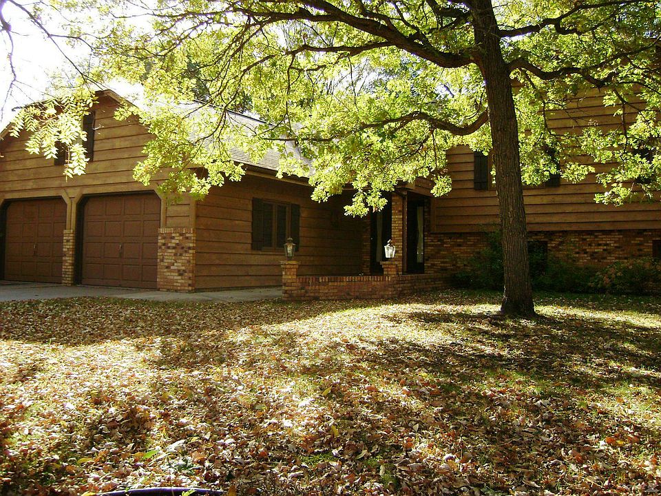 Welcome to 1564 99th Ave NW, Coon Rapids