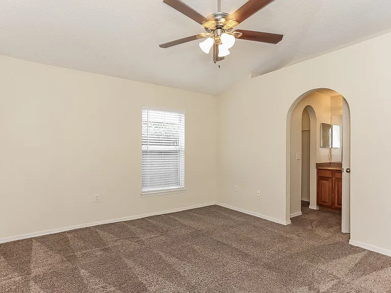 12744 Ashbrook Cir W — Photo 10