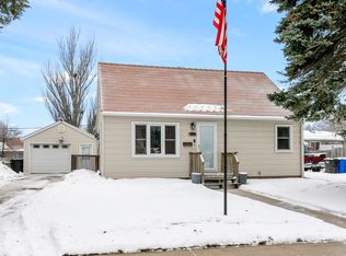 705 17th St S, Fargo, ND 58103