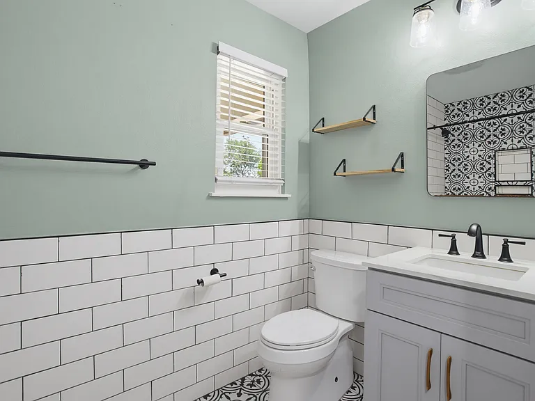 8315 Castlecreek Dr — Photo 20