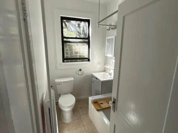 644 Westside Avenue image 11 of 12