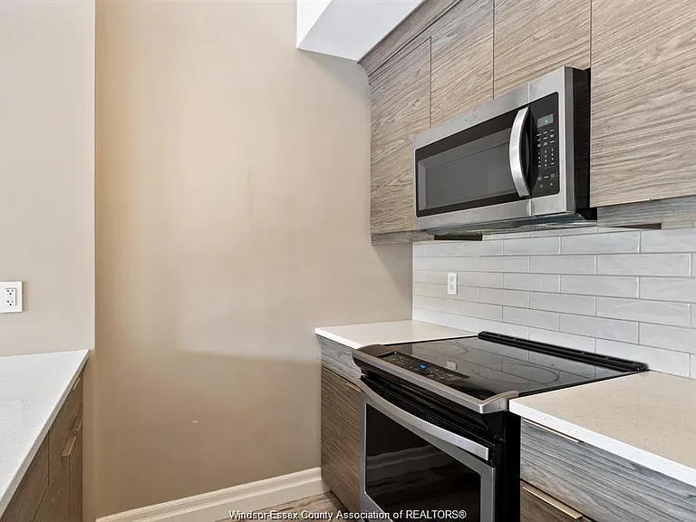 955 Ouellette Ave #305 — Photo 9