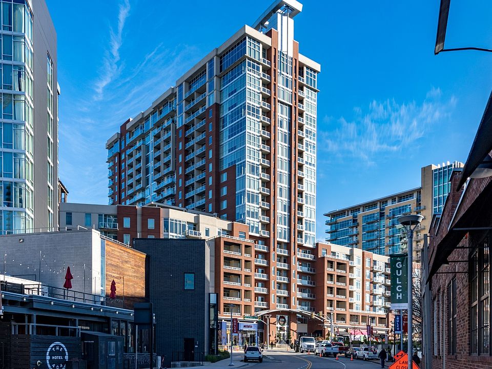 Welcome to the iconic Icon building in the heart of the Gulch!