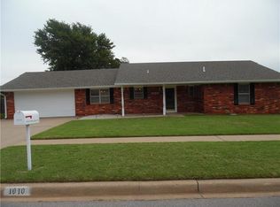 1010 Stonegate St, Weatherford, OK 73096