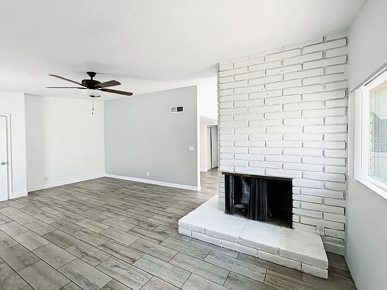 4202 N 27th St #11 — Photo 4