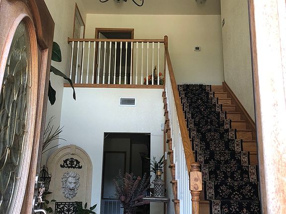 5th image of 330 McLaughlin Ave