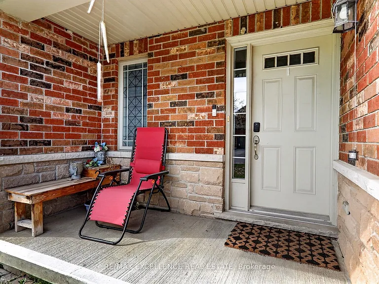 31 Donald Bell Dr — Photo 4