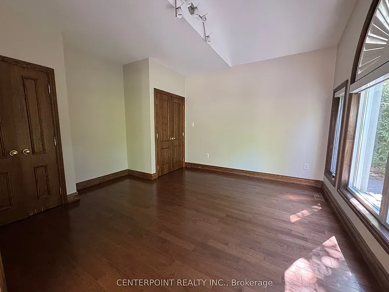 307 Hendon Ave — Photo 9