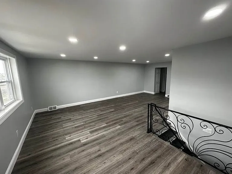 2200 Benson St #2F — Photo 1