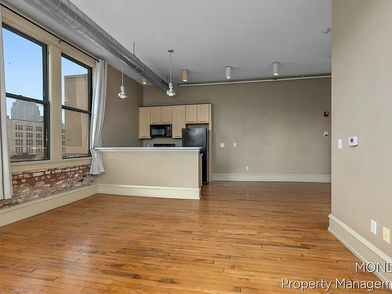 1 Oakes St SW #3 — Photo 8