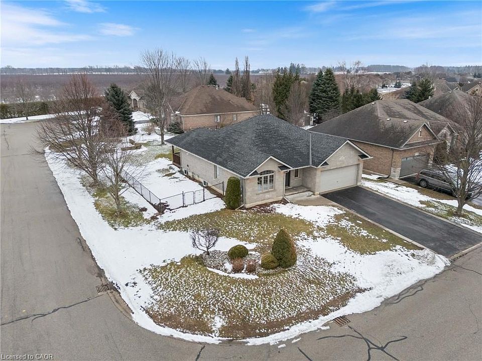 1st image of 332 Duncombe Rd