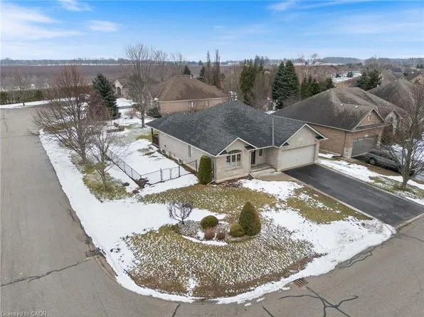 332 Duncombe Rd, Norfolk County, ON N0E 1Y0