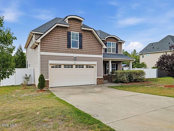 2nd image of 910 Highgrove Drive