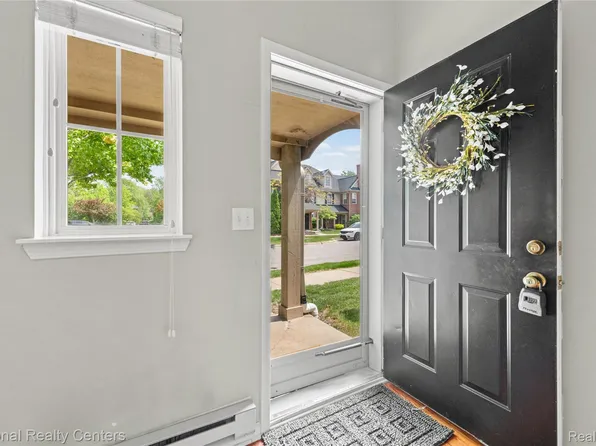 4048 Berkeley Ave, Canton, MI 48188