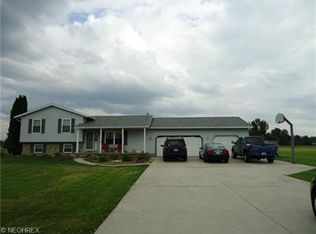 11090 W Kimberly Dr, Oak Harbor, OH 43449
