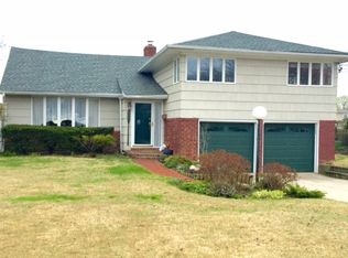 504 Bay 5th St, West Islip, NY 11795