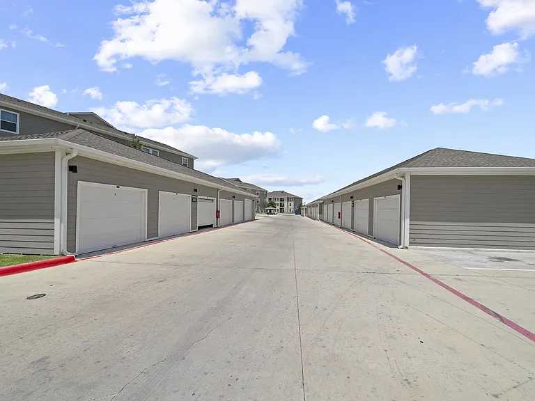 Agave East Apartments — Photo 45