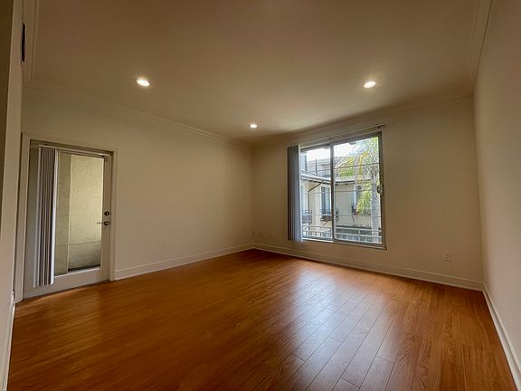 5th image of 4105 Tujunga Ave