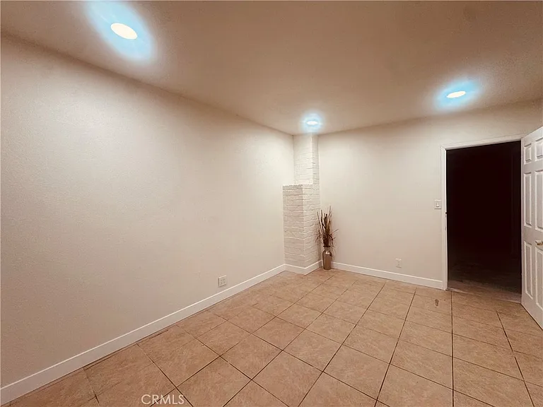 12431 Merrill St — Photo 17