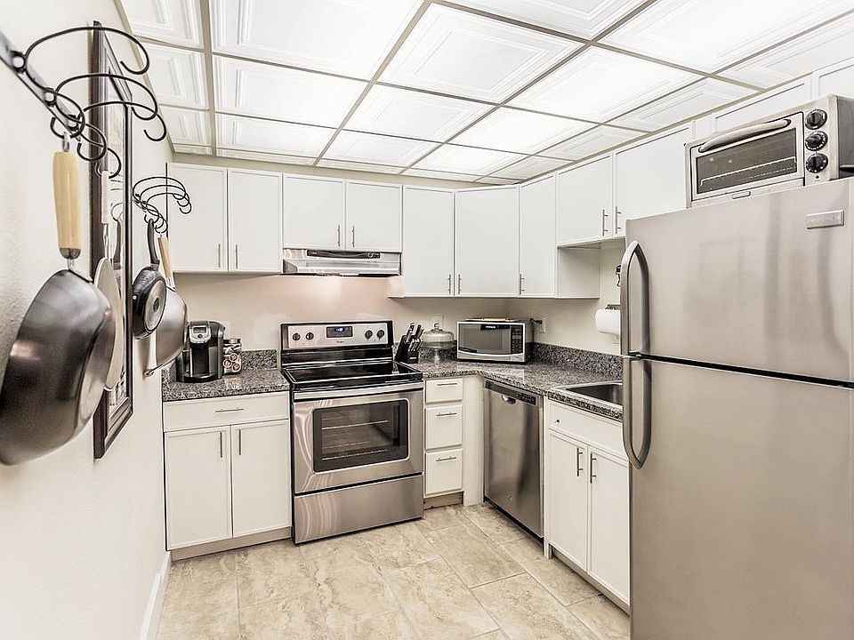The Alisa - 2bd / 2ba - All-New Chef's Kitchens in Every Unit