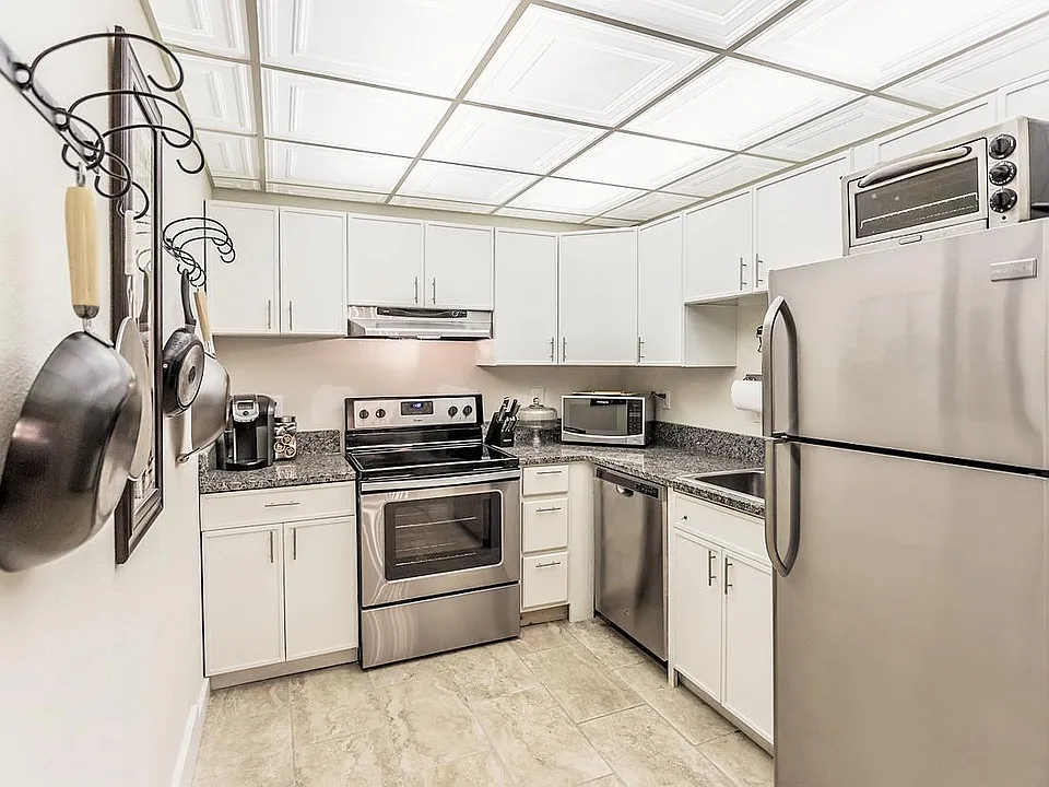 The Alisa - 2bd / 2ba - All-New Chef's Kitchens in Every Unit