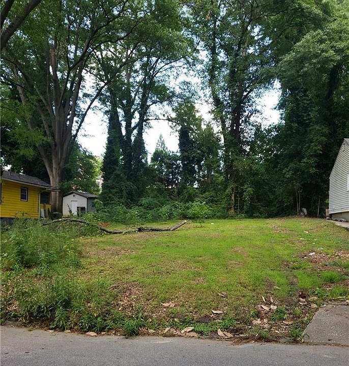 1st image of 695 Charlotte Pl NW Lot 0