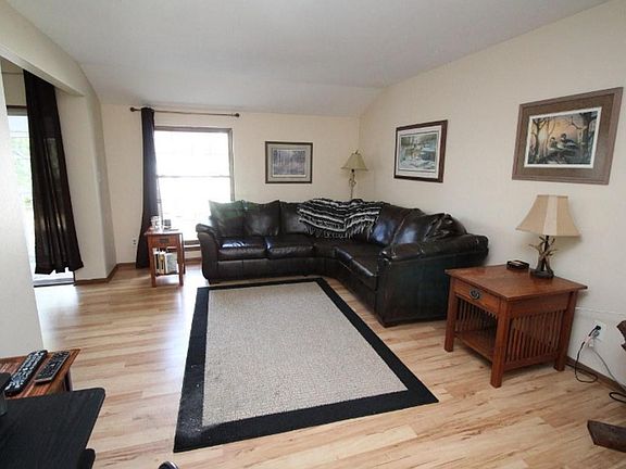 2nd image of 300 Foxwood Dr