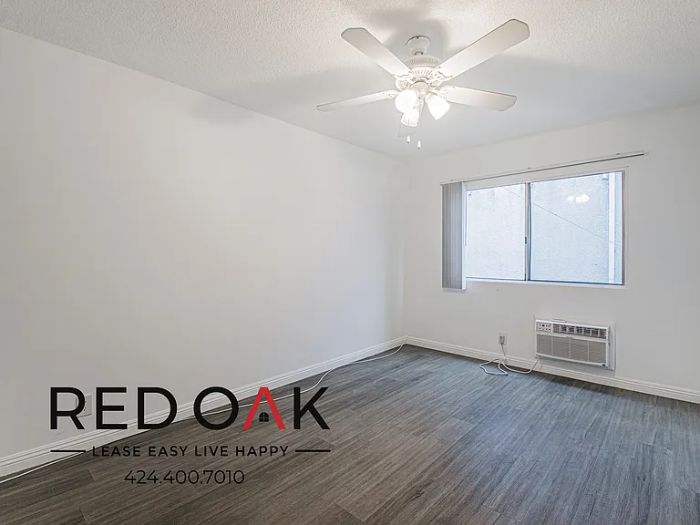 6066 Franklin Ave #6 — Photo 3