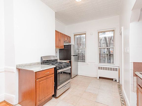 2nd image of 300 Stanhope St APT 2R