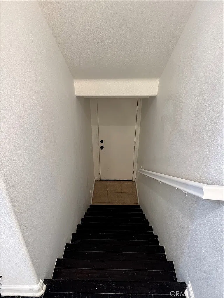 3 bed, 2.5 bath, 1775 sqft, $3,200 — Photo 2