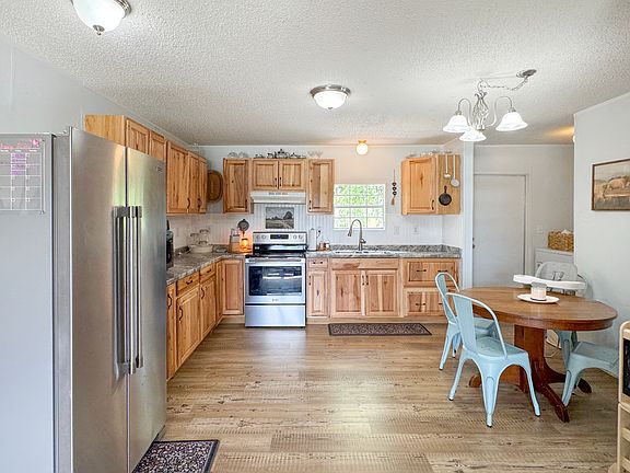 2nd image of 10038 SW 41st Ter