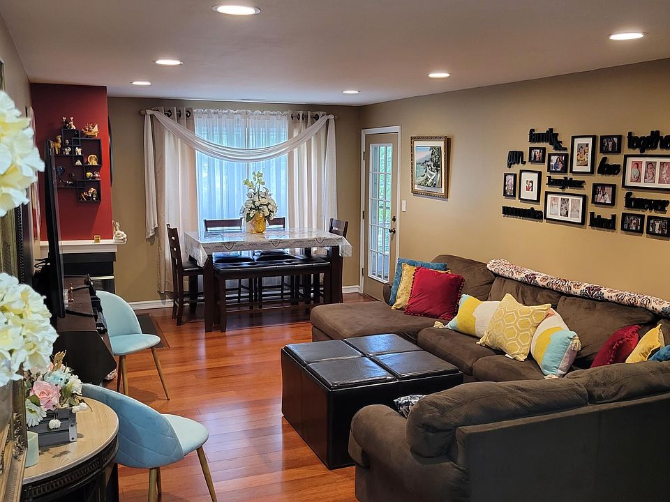 2407 Candlelight Ct, Helmetta, NJ 08828 Zillow