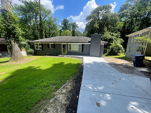 2437 Ivydale Dr SW Photo 1