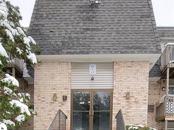 2nd image of 1560 Douglas Ave #11A