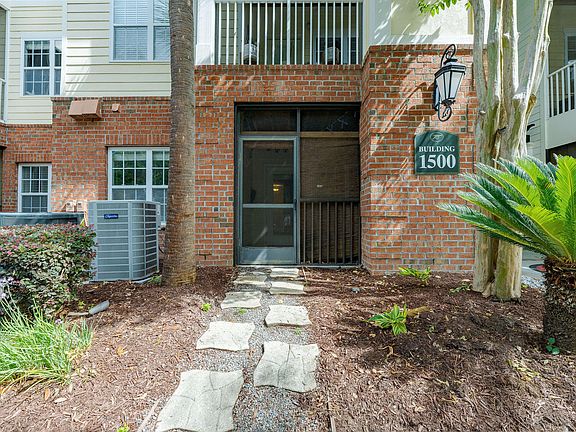 3rd image of 1508 Basildon Rd