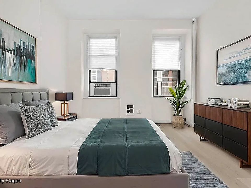 2nd image of 928 2nd Ave APT 5