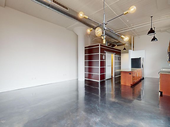 5th image of 309 E Market St Unit 404