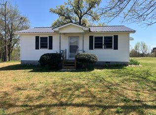 5 Bethel Baptist Rd, Spring Lake, NC 28390