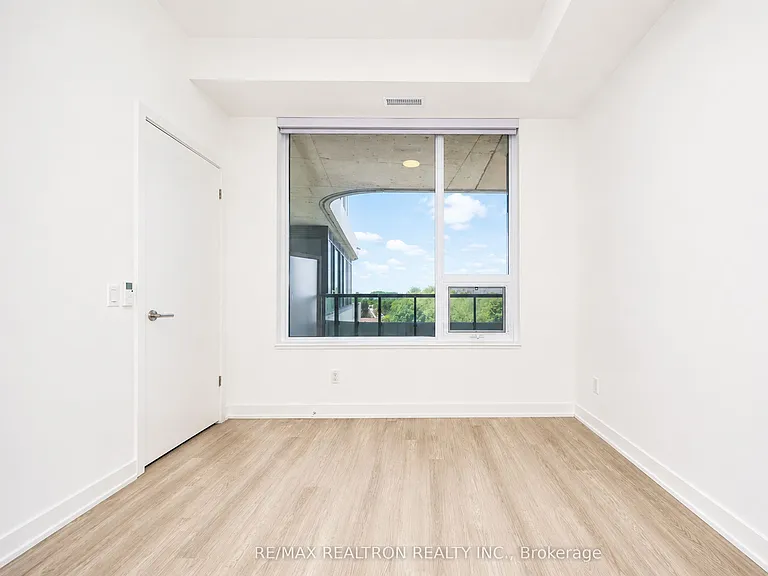 8188 Yonge St #627 — Photo 14