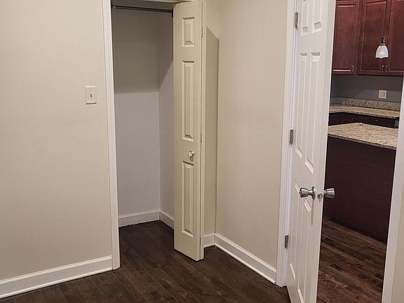 5th image of 3623 W Grenshaw St #1