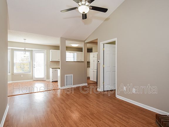 4th image of 217 Ashwood Dr